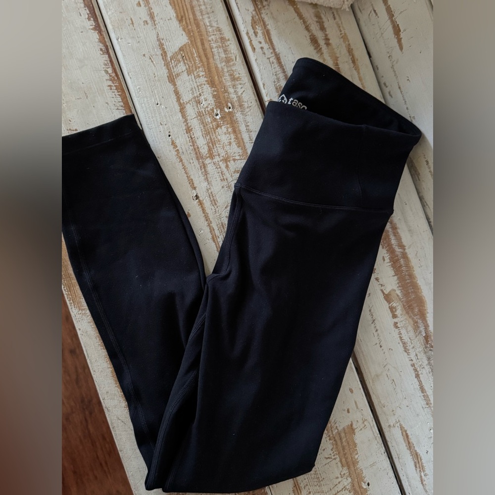 Women’s small TASC Black High-Rise Performance Leggings